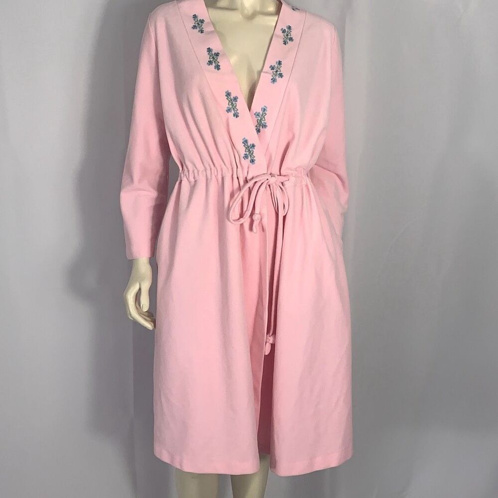 Vintage Pink Sears Embroidered Fleece Tie Waist Dressing Robe Small‎